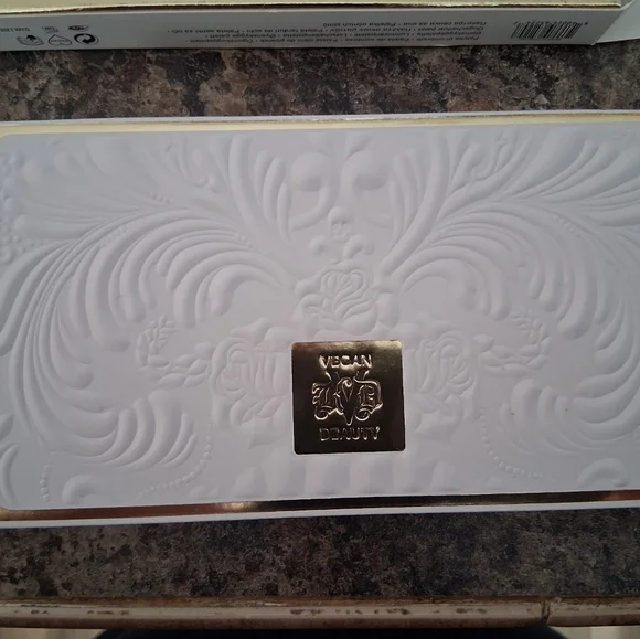 Eyeshadow Palette - Multicolor - Picture 4 of 9